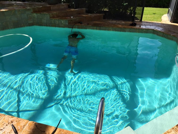 leaking swimming pool detection